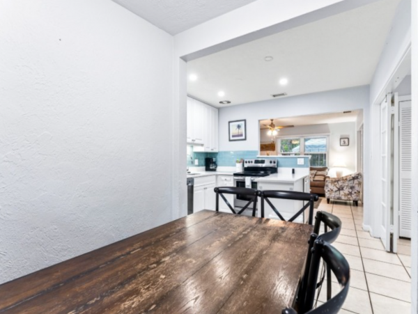 Lovely Three Bedroom Vacation Rental in Siesta Key